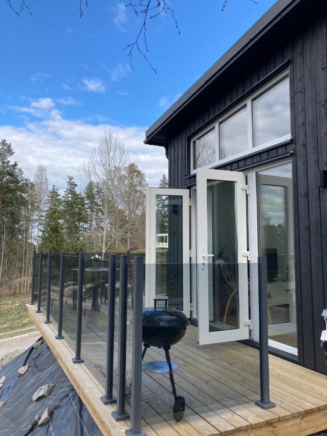Cabin In The Woods, Close To Lake Maelaren Eskilstuna Buitenkant foto